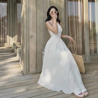Đầm trắng đi biển cổ yếm hở lưng dáng dài sexy đi chơi du lịch HATI