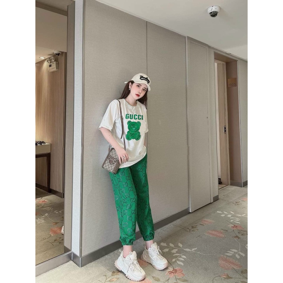 Đồ Bộ Thun Dài Form Rộng Hình Gấu Thêu Đắp Phối Xanh In 3D Hiện Đại