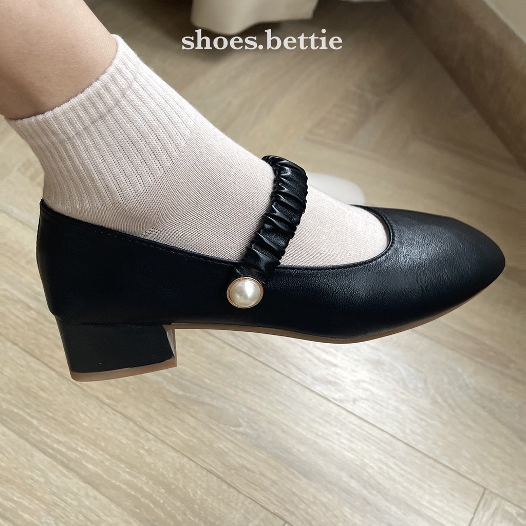 Giày nữ Mary Jane quai nhăn đính cúc giả ngọc trai