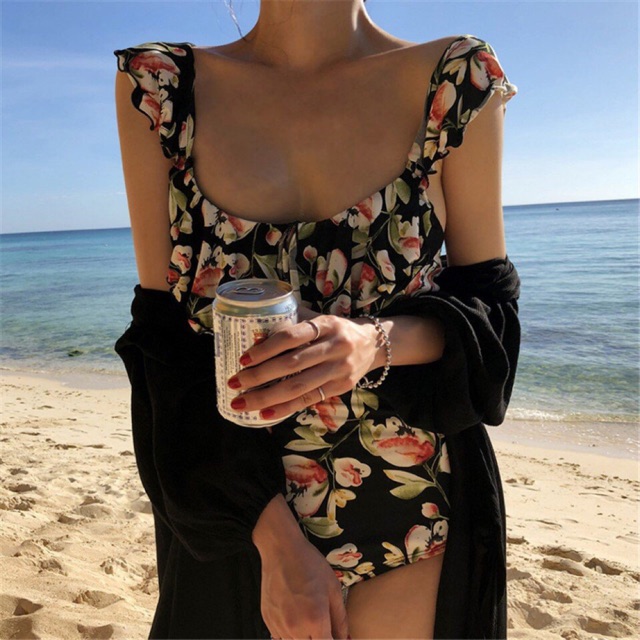 Monokini trễ vai