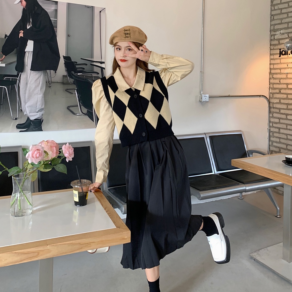 Áo len không tay họa tiết sọc theo phong cách Hàn Quốc