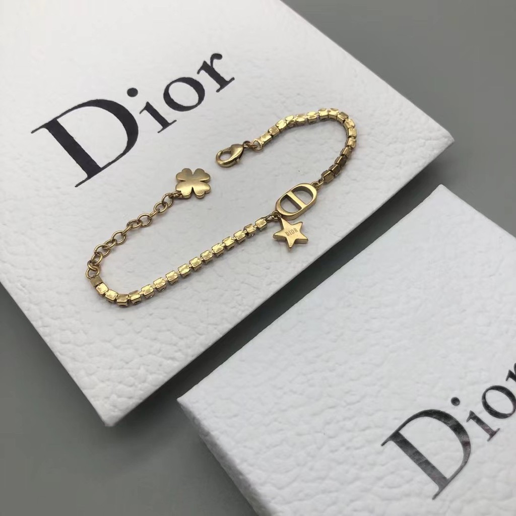 Vòng tay đồng thau gắn hình chữ DD thiết kế cổ điển sành điệu