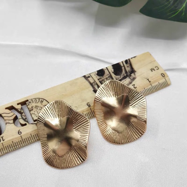 Bông tai vintage mạ vàng