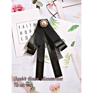 Tag cài áo lụa satin phối ren lưới đính đá