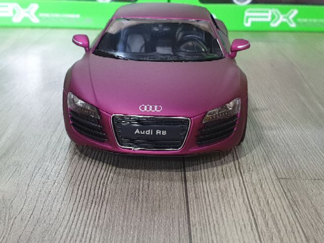 Xe mô hình Audi R8 1:24 Welly Tím