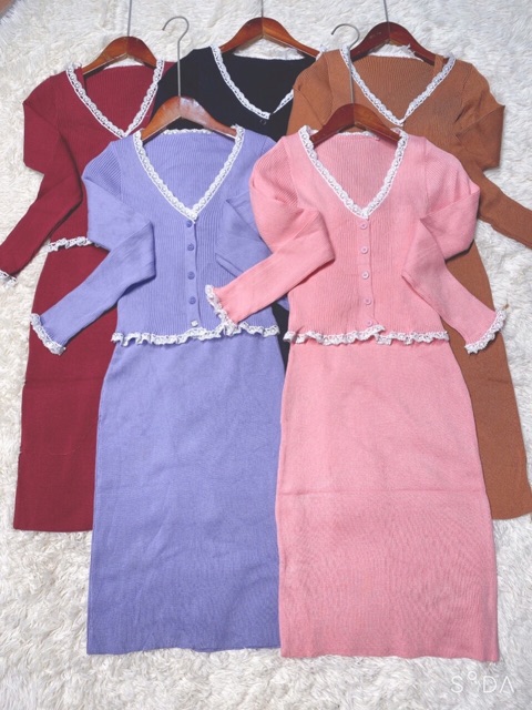 Set đồ len mongtoghi QC gồm váy 2 dây + áo tay dài