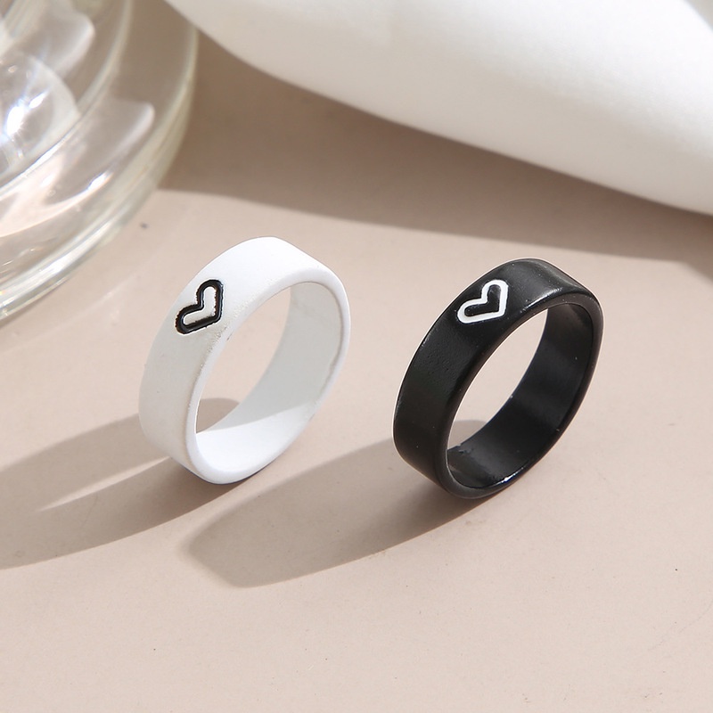 Set 2 nhẫn Ahellogirl phối hình trái tim màu trắng đen đơn giản sáng tạo cho cặp đôi
