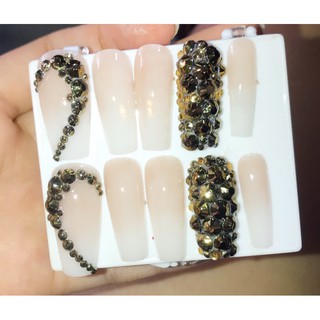 Móng tay ( nail ) thiết kế có hình thật