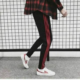 QUẦN STRIPED PANT ĐEN 3LINE ĐỎ