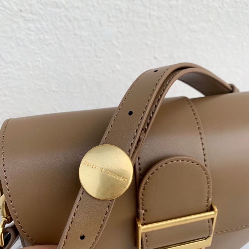 Túi đeo chéo dáng khuyết sz20cm