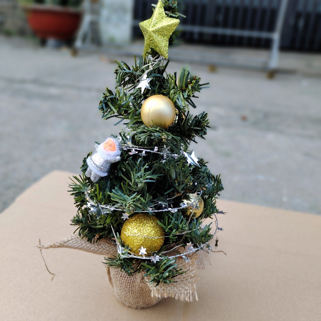 Cây thông nhí để bàn C37 mẫu mới cao 30cm, 40cm kèm đèn và phụ kiện