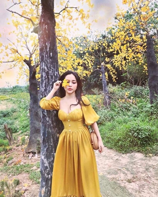 Đầm lụa maxi vàng xuất khẩu siêu yêu cho biển mùa hè