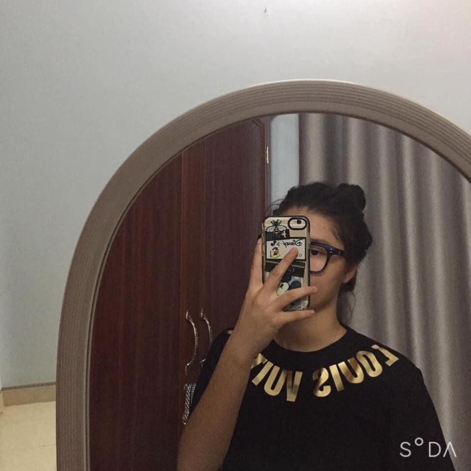 ÁO THUN VÀNG ÁNH KIM UNISEX IN CHỮ LOUIS [ XẢ LỖ LẤY TƯƠNG TÁC ] | BigBuy360 - bigbuy360.vn