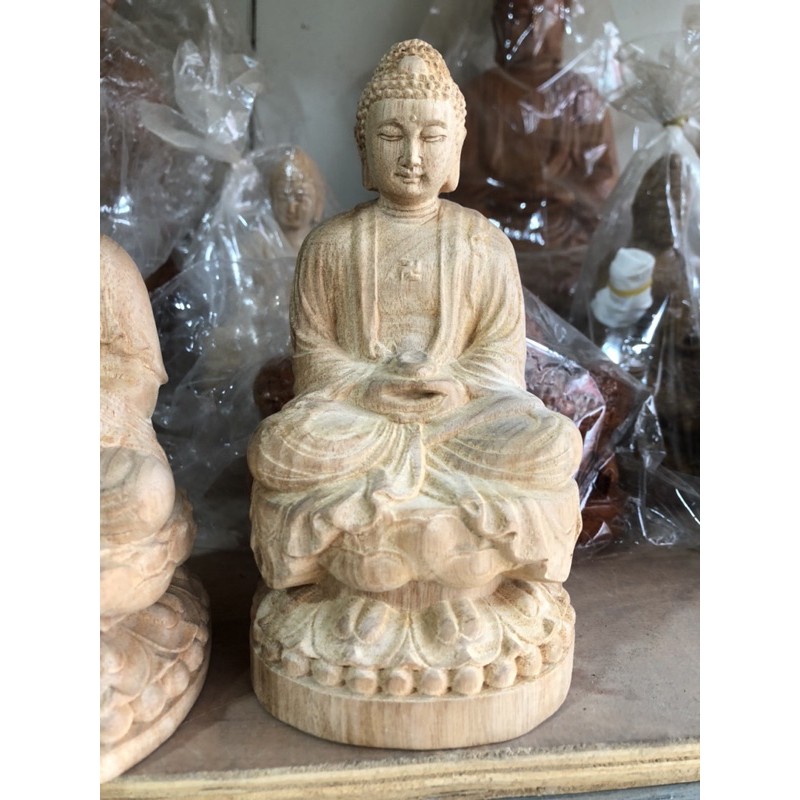 Tượng Phật gỗ xá xị thơm nức