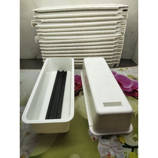 Hộp nhựa đóng bàn máy may