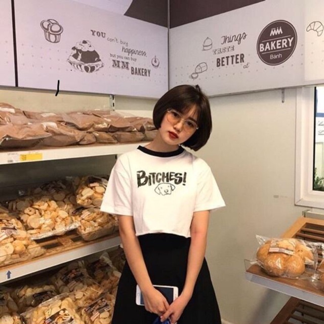 Áo croptop Bitches