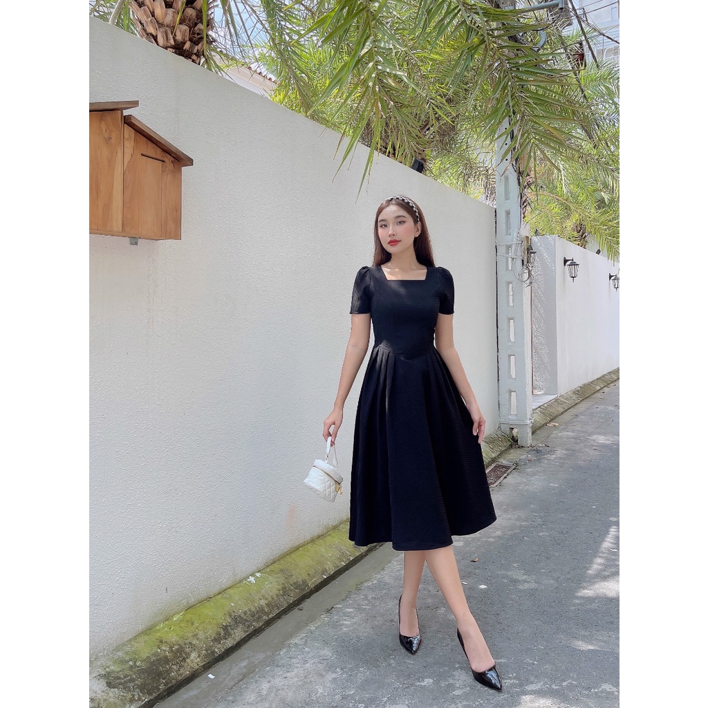 Đầm Ladonna C526 xếp ly bên eo tay ngắn trẻ trung Cin House