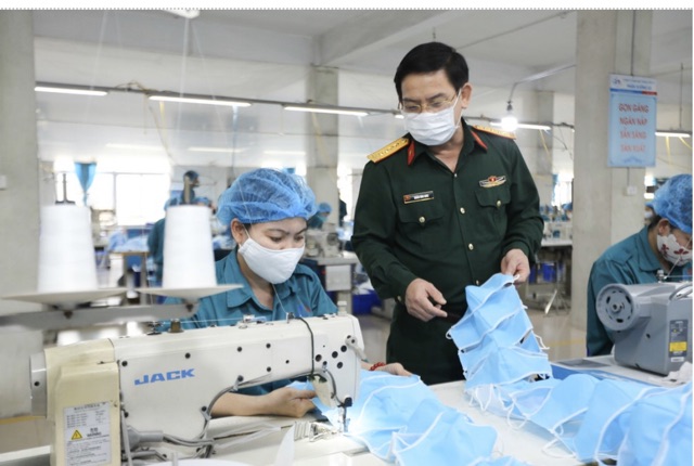 Hộp Khẩu trang Quốc phòng 4 lớp đạt tiêu chuẩn bộ y tế | BigBuy360 - bigbuy360.vn