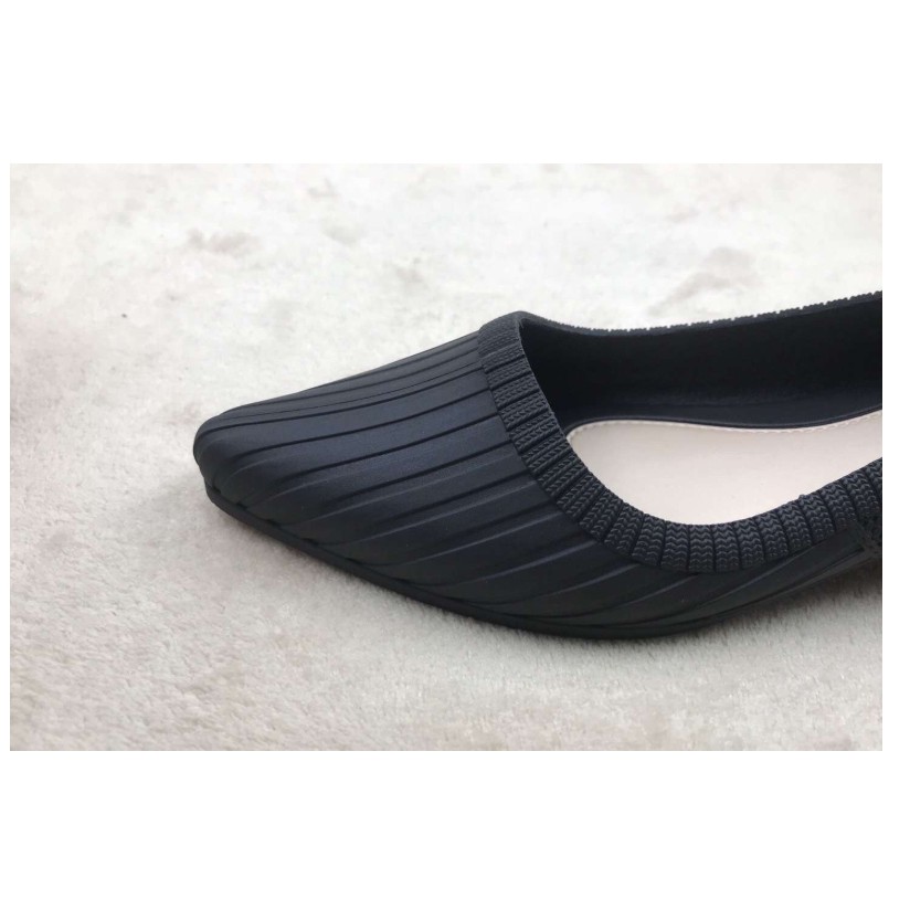 Giầy nhựa công sở chuẩn loại 1 chịu nước GN13 tặng lót giầy silicon