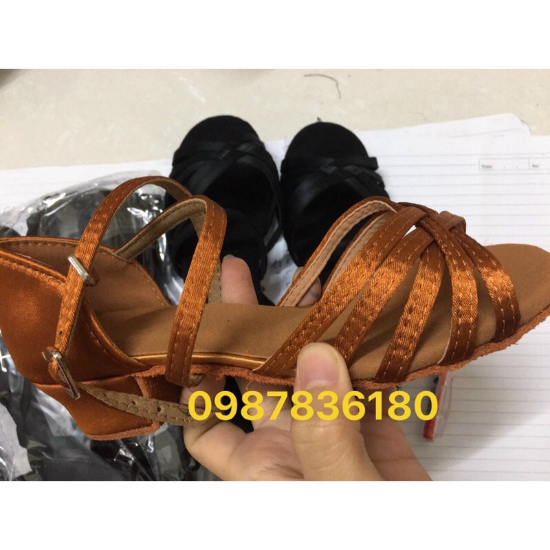 Giày dép khiêu vũ trẻ em( Sẵn 26-36)