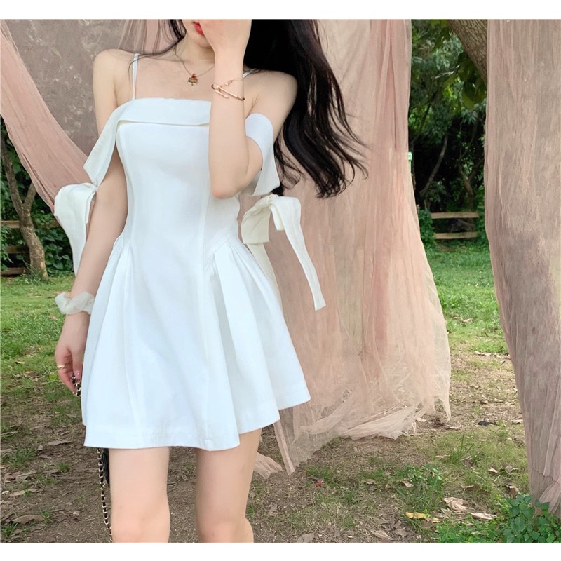 Đầm 2 dây trễ vai , váy ngắn xòe xếp ly kèm nơ trắng | BigBuy360 - bigbuy360.vn