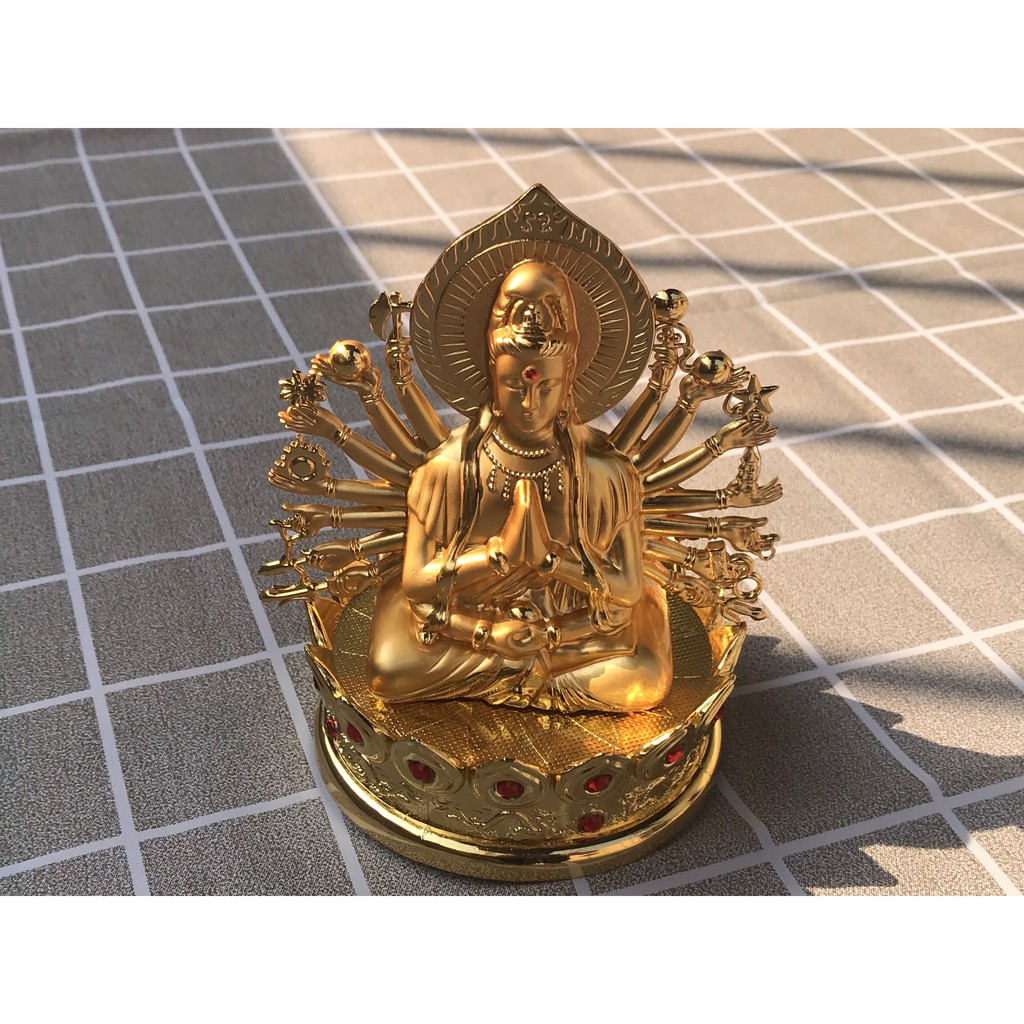 Tượng Phật Bà Quan Âm Nghìn Tay Đặt Taplp Ô Tô Sang Trọng
