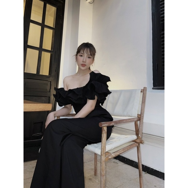 SET ÁO BẸT VAI BÈO TẦNG DẬP LI KÈM QUẦN SUÔNG CULOTTES TRẮNG ĐEN