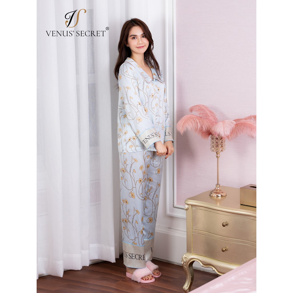 Bộ đồ ngủ Pijama - đồ ngủ lụa cao cấp họa tiết hoa vàng thương hiệu VENUSSECRET