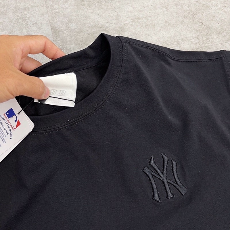 [SẴN/ảnh thật]Áo thun croptop mbl đen chất cotton Hàng Xuất