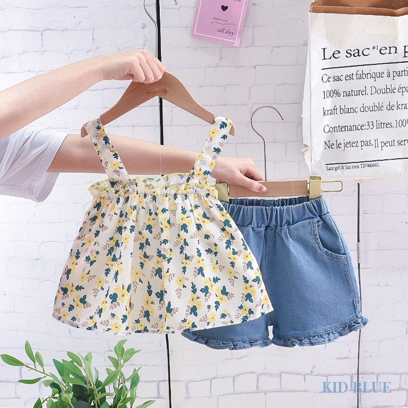Set Áo Thun Ngắn Tay + Quần Short Yếm In Hoa Cho Bé Gái