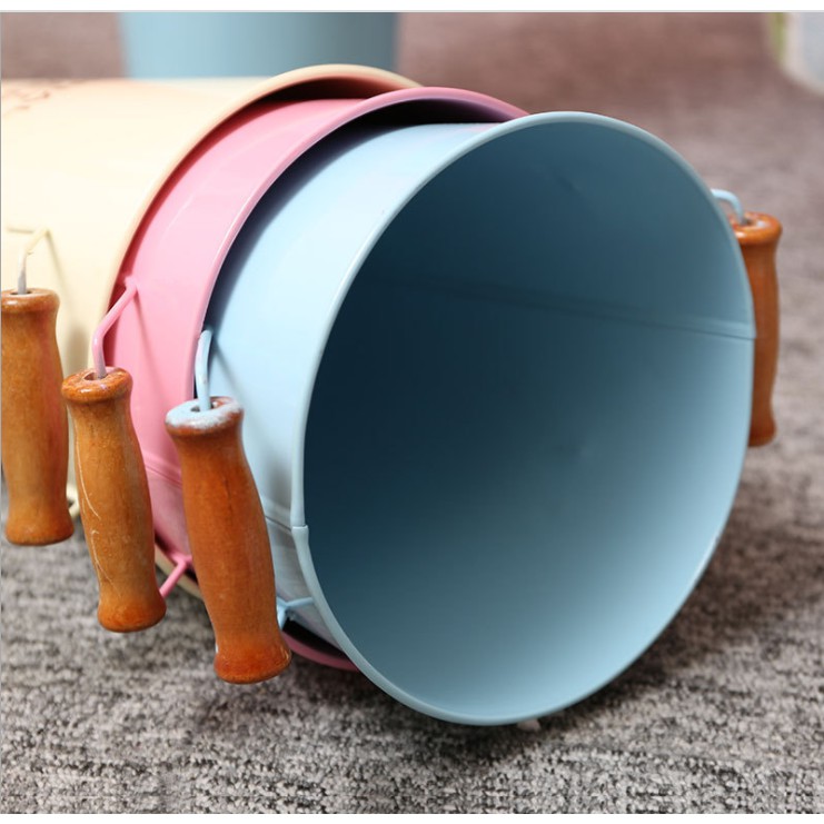 Chậu sắt cắm hoa trang trí bình hoa decor bằng lọ thiếc có tay cầm xô Bắc Âu