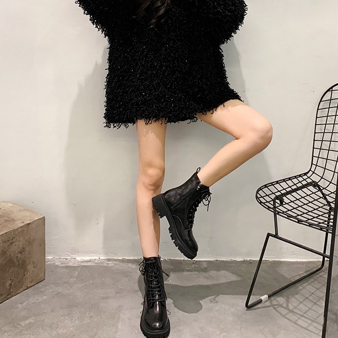 Boost da cao cổ cài xây xích ulzzang