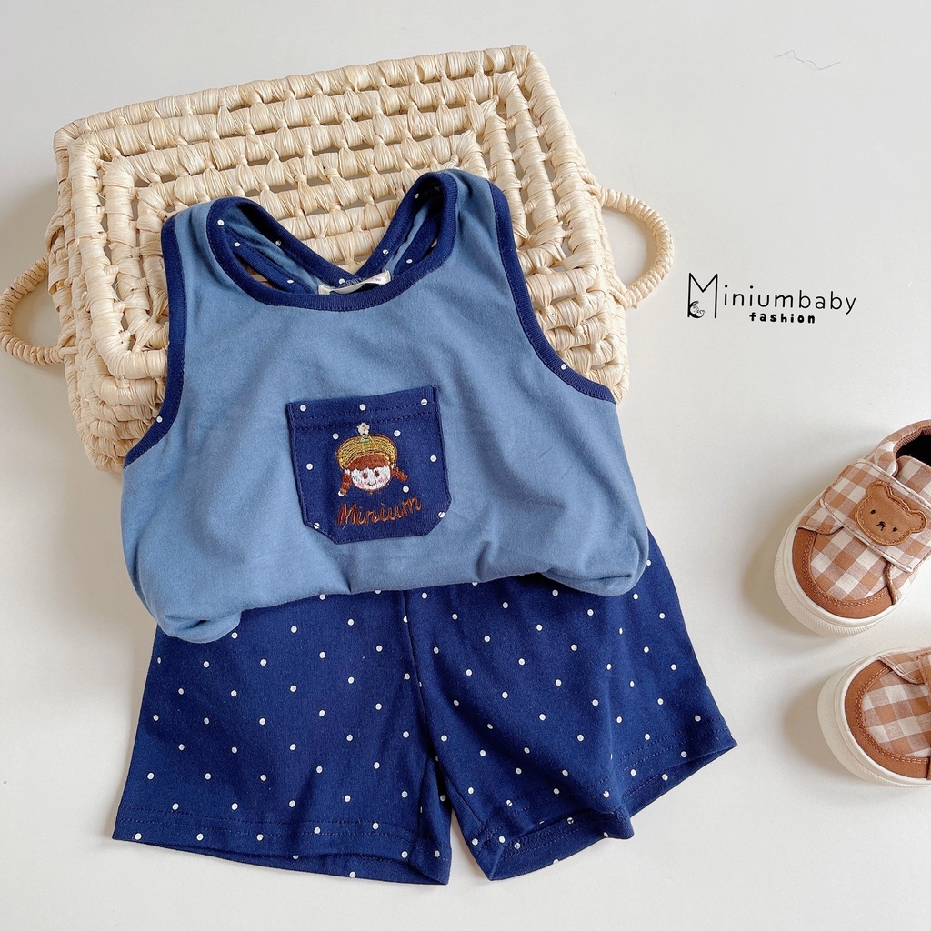 Bộ quần áo thiết kế 2 cotton dây cho bé gái phối túi thêu xinh xắn, miniumbabyfashion SB1226, bộ không tay hè