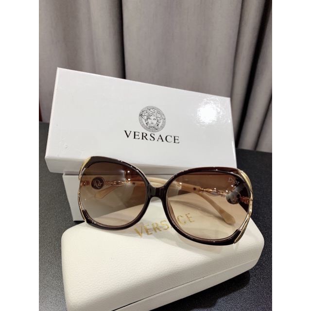 kính mắt thời trang hai màu shop sun soc | BigBuy360 - bigbuy360.vn