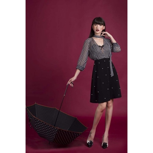 Thanh lý váy elise size XL . Váy còn rất mới mình mới sử dụng 1 hoặc 2 lần gì đó thôi. Đẹp xuất sắc luôn đấy mọi người