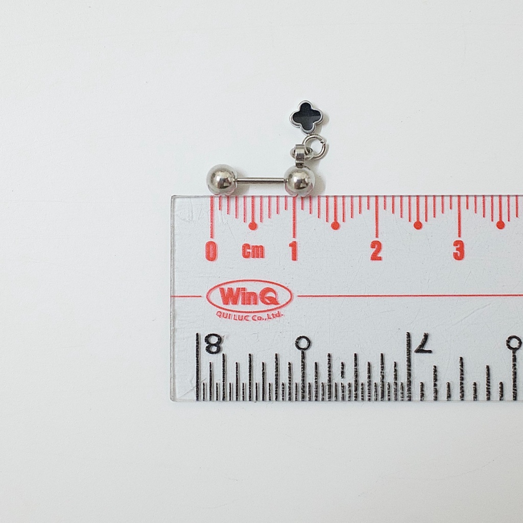 Khuyên Tai Unisex Charm Cỏ May Mắn Nền Đen Màu Bạc Titan Không Gỉ Không Đen Không Ngứa julies box 66