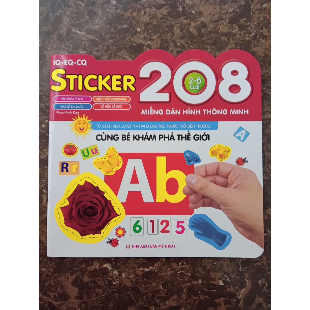 Sách - Cùng bé khám phá thế giới (208 miếng dán hình thông minh - IQ-EQ-CQ) (tái bản)