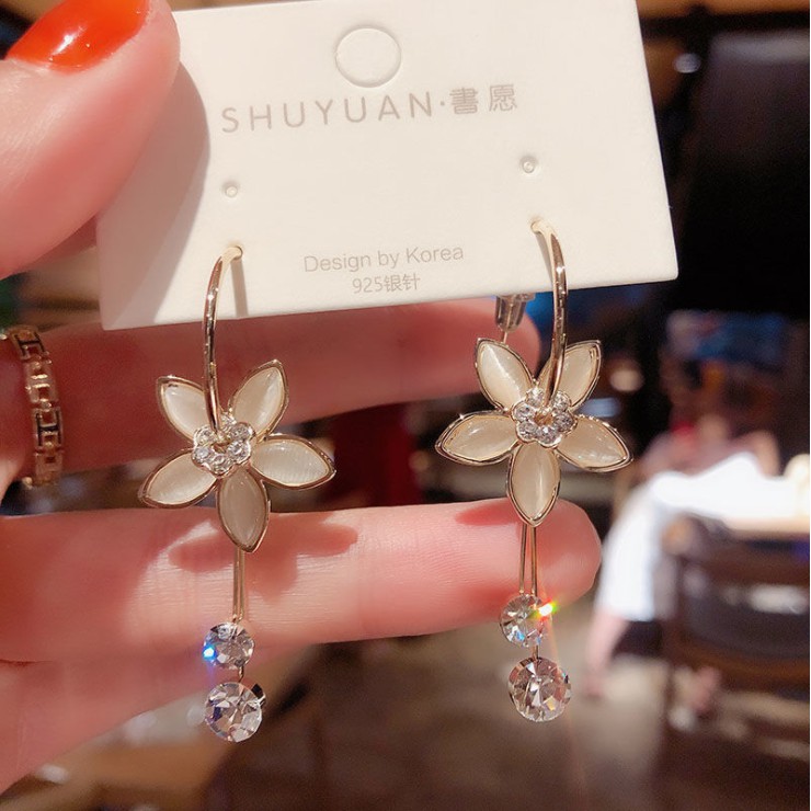 Khuyên Tai Nữ Hàn Quốc Dáng Dài Mặt Đính Đá Dễ Thương Thời Trang Mẫu Mới Nhất 2022