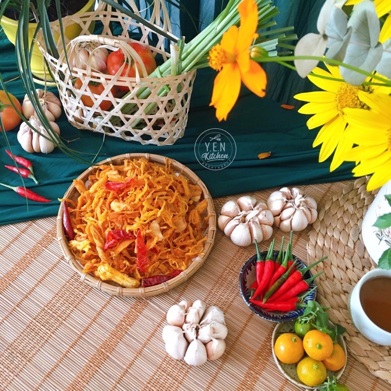 KHÔ GÀ LÁ CHANH/CHÁY TỎI (Túi 500gram) | BigBuy360 - bigbuy360.vn