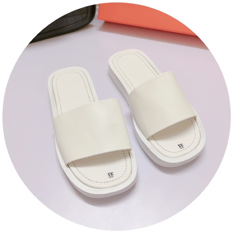 DÉP BÁNH MÌ QUAI BẢN TRƠN DA LÌ ĐƠN GIẢN DỄ ĐI