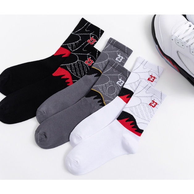 Vớ Tất cotton thể thao cao cổ Nam Nữ phong cách trẻ trung, năng động.