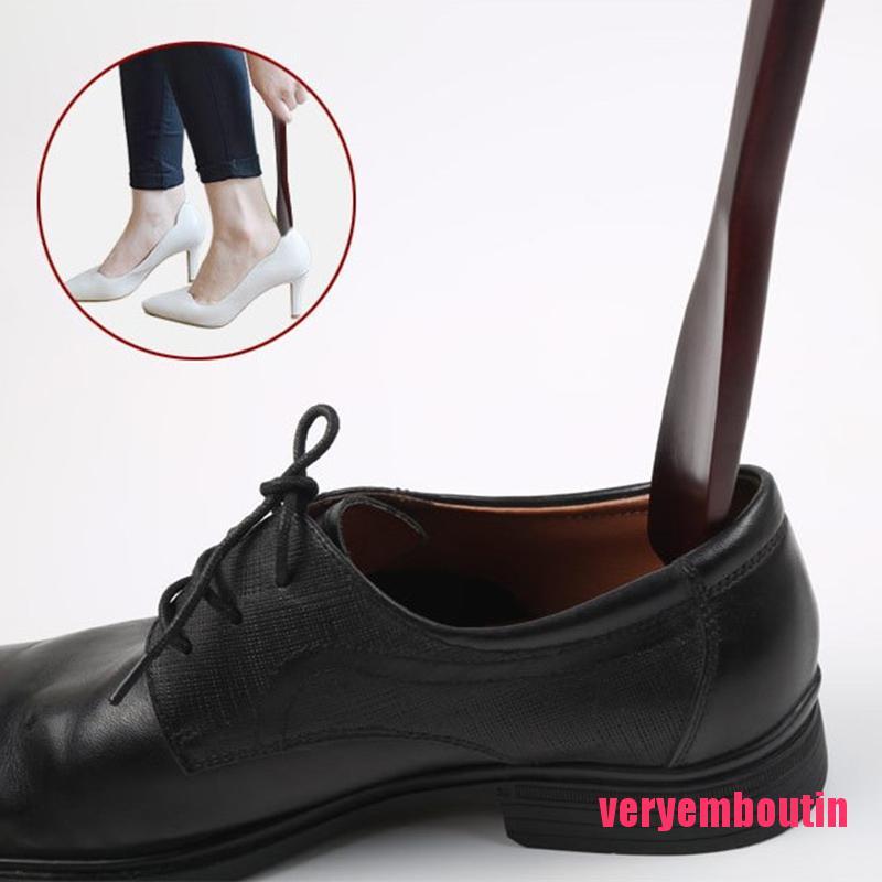 Dụng Cụ Hỗ Trợ Mang Giày Bằng Gỗ Với Tay Cầm Dài Tiện Dụng