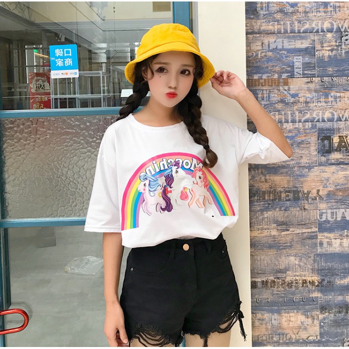 Áo thun nữ in hình cầu vòng và chú ngựa dễ thương xinh xắn