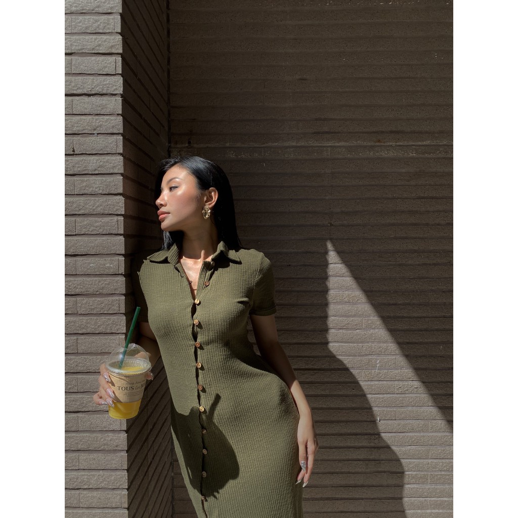 NARCOTICS. ALENA - Đầm body hàng cúc xẻ tà | BigBuy360 - bigbuy360.vn