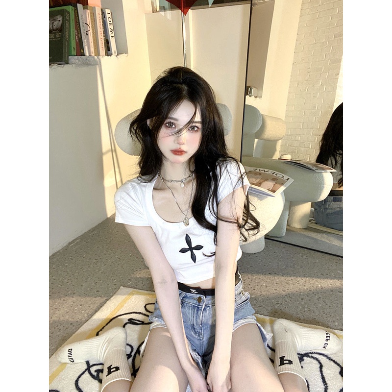 Short sleeve T-shirt women's short 2022 summer new ins super fire net red cross frame slim high waist hot girl coat tide