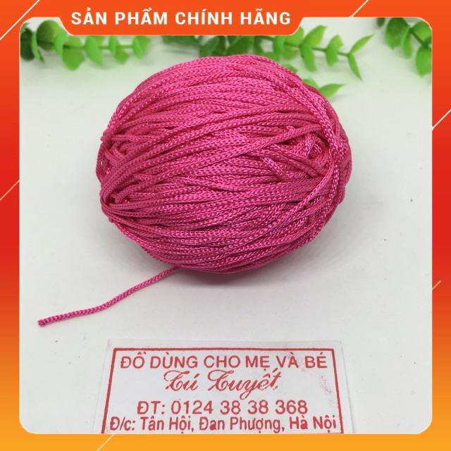 Cuộn dây dù làm vòng màu hồng