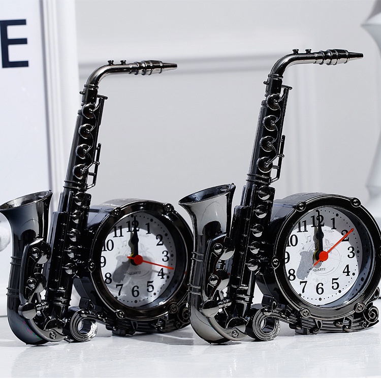 Đồng hồ mô hình kèn để bàn decor phòng phong cách vintage