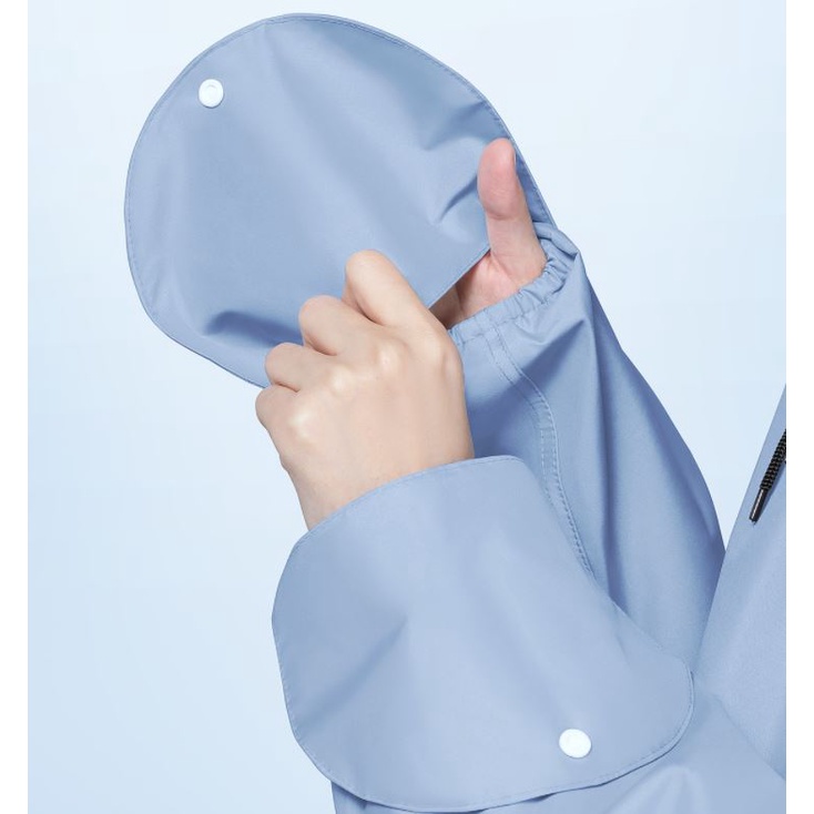 Áo mưa có mặt nạ kính và bọc tay chắn mưa