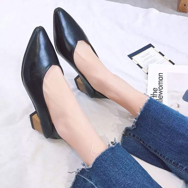 Giầy gót vuông