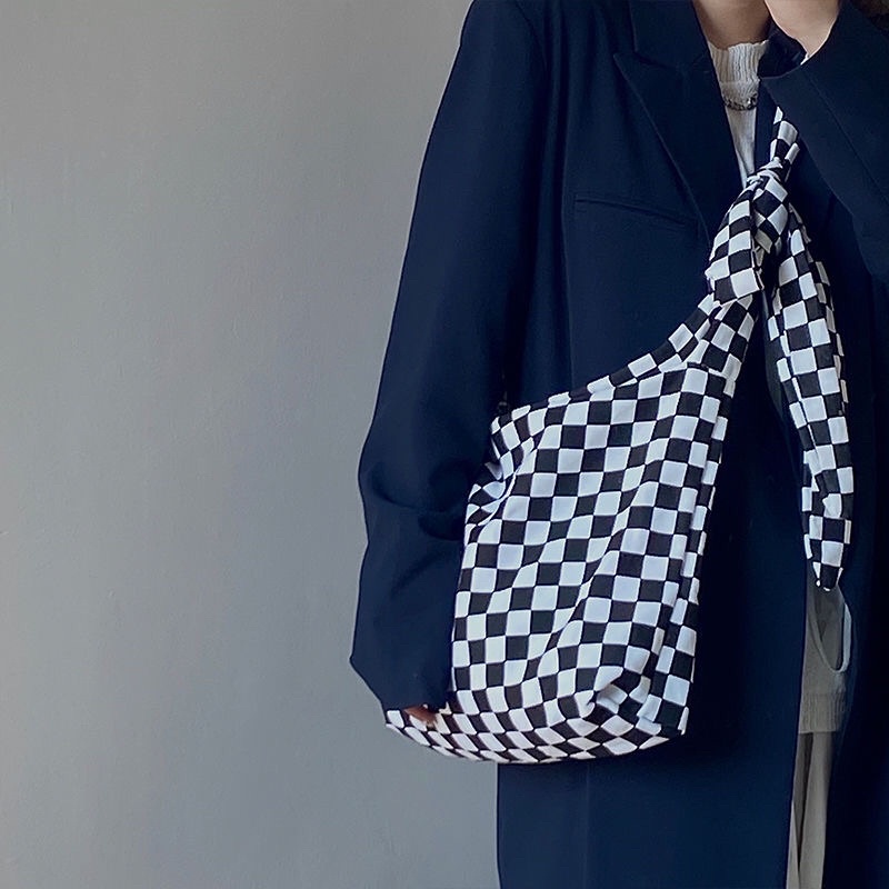 Túi đeo chéo quai thắt caro checked (có sẵn)